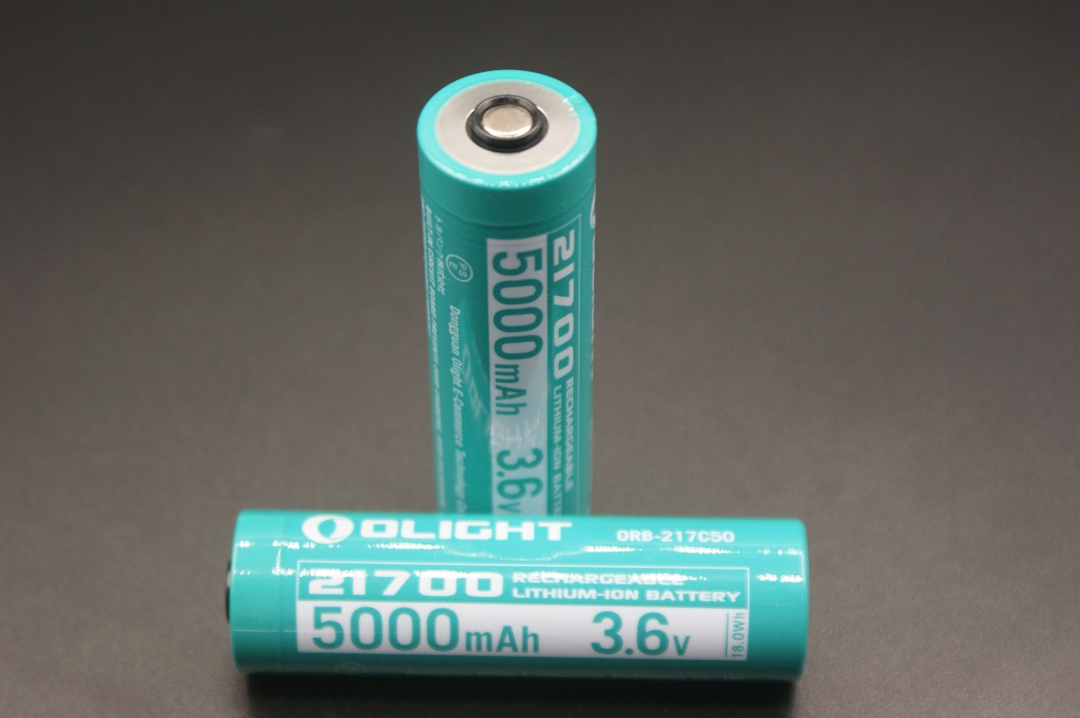 ORB-217C50                 Batería recargable Lithium-ION 3.6V; 5000mAh (217C50) con organizador; OLIGHT